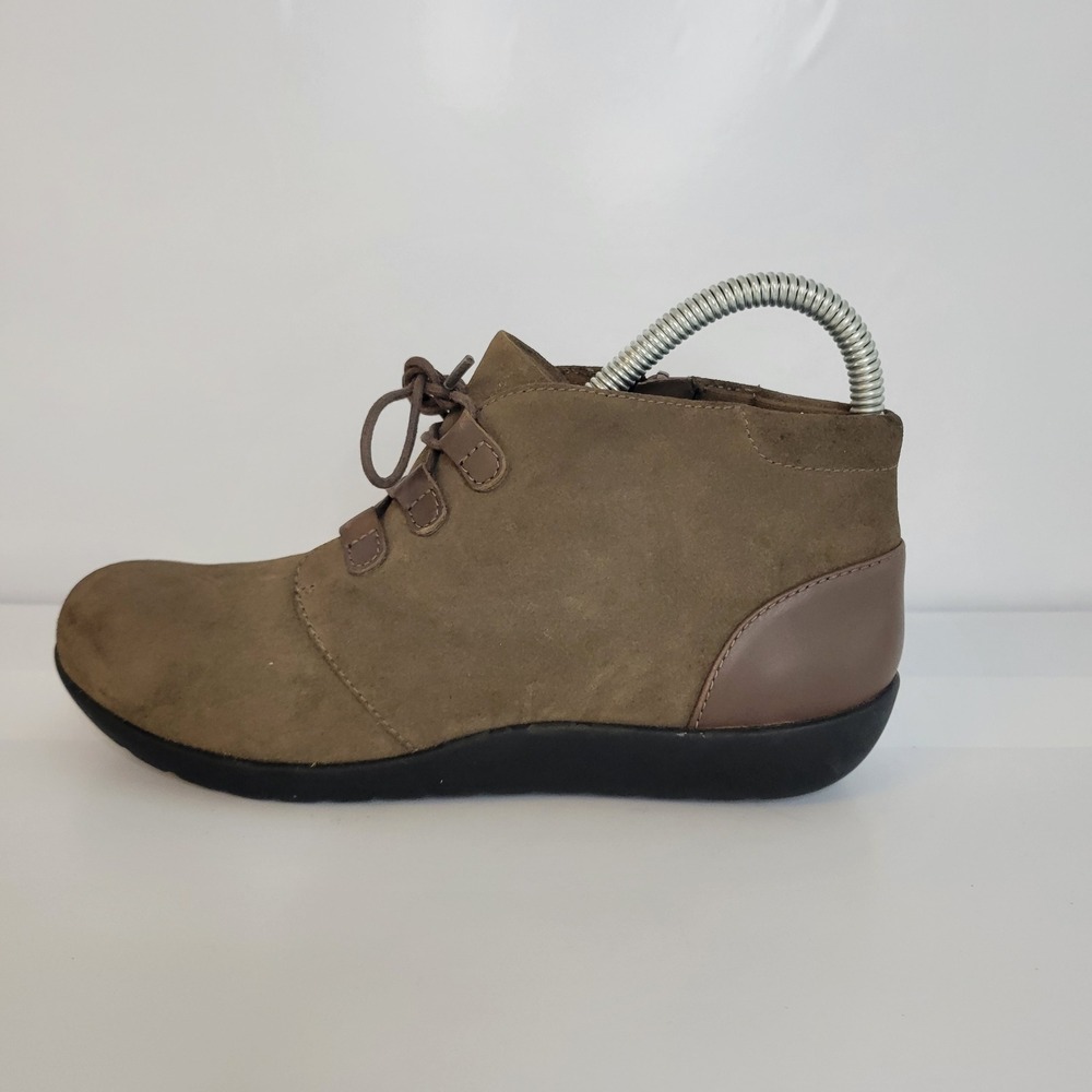 Clarks Medora Womens Dark Taupe Nubuck Side Zip‎ Ankle Boots Sage Size 6.5